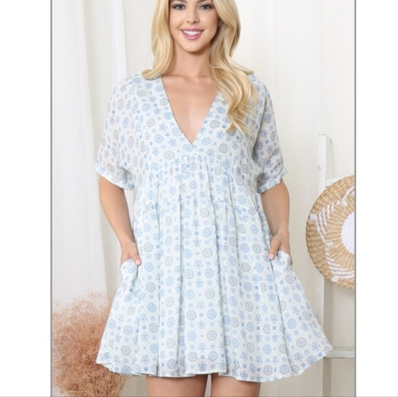 HERSY MEDALLION PRINT BABYDOLL DRESS M NWOT - Picture 10 of 13